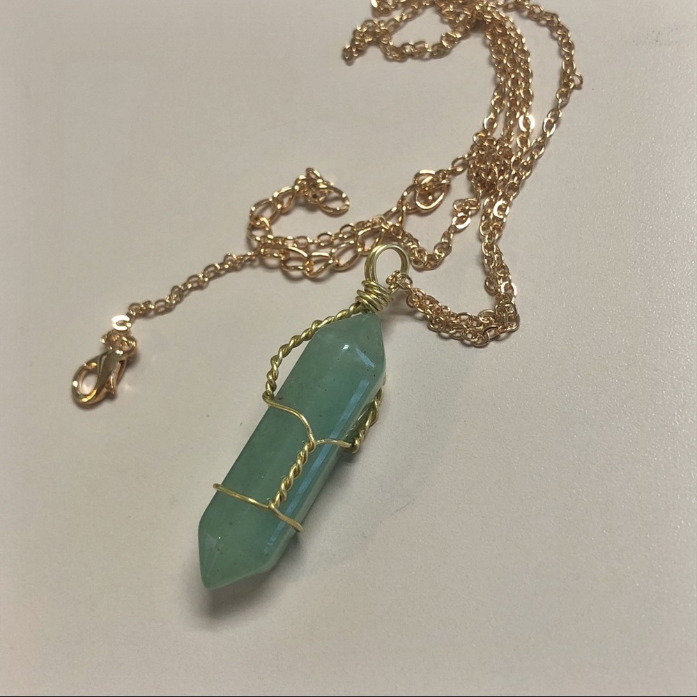 💚Natural Quarts Gemstone Pendant